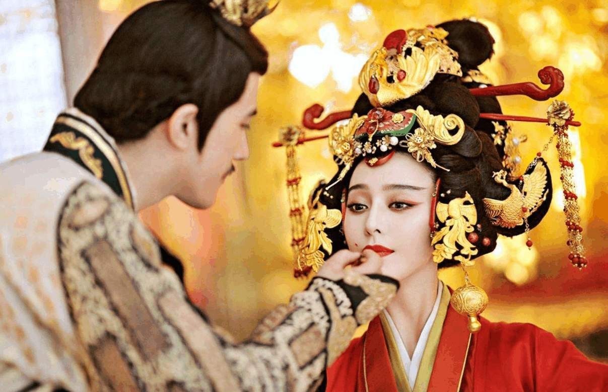 合葬|武则天死后,本不能与李治合葬,为何李显力排众议也要让她归陵?