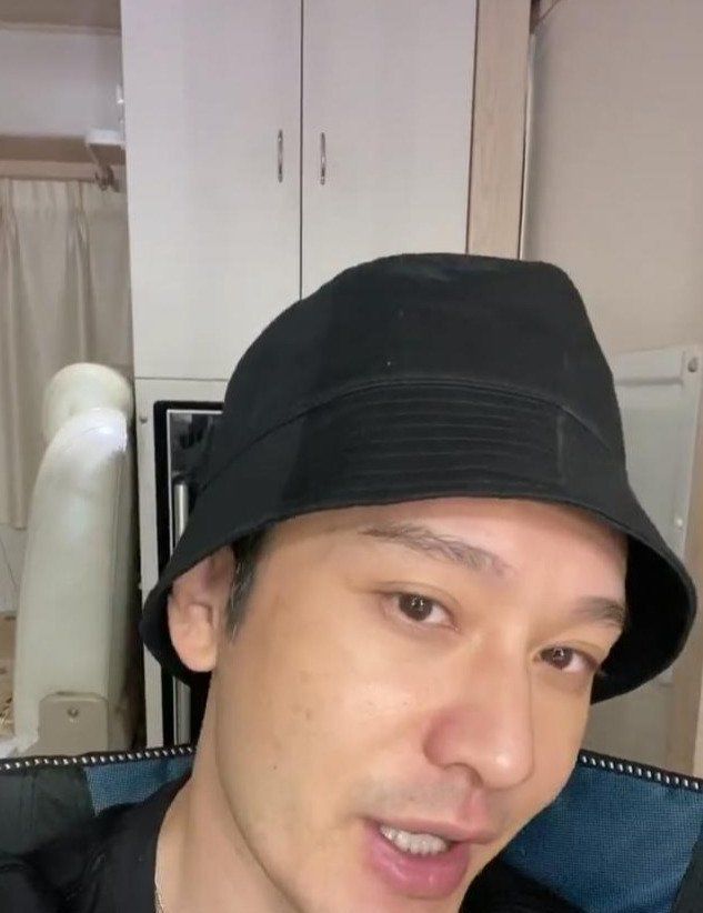  中餐厅|《中餐厅4》黄晓明颜值惹争议 本尊晒素颜自拍回应