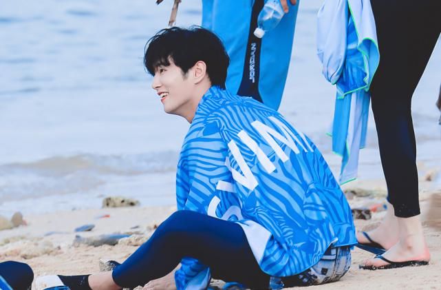  冲浪|又一综艺未播先火！吴宣仪、李汶翰加盟，仅路透就不输《夏日冲浪》