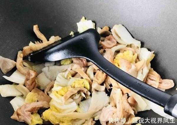  女人|这菜是“催老剂”，医生从来不让家人吃，很多女人把它当作美食