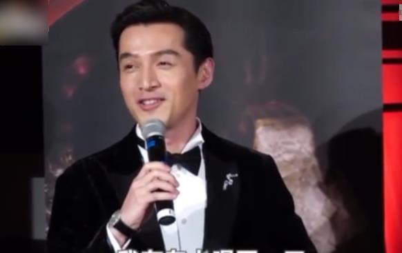 胡歌|多迷人啊,胡歌在红毯上的第一次注册导致了“桃色绯闻”