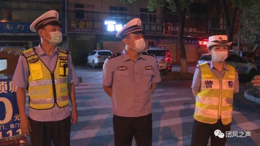  交警|平安团风|交警常态化夜查 守护您平安出行！