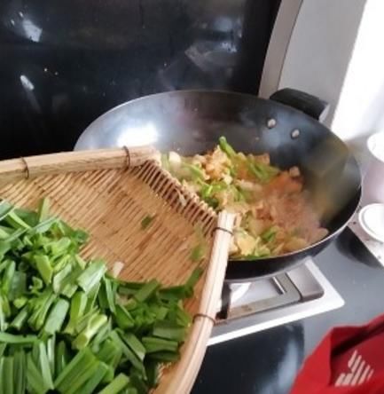  翻炒均匀|做回锅肉，万万不能直接下锅炒！大厨教你正确做法，肉香软不油腻