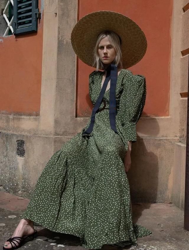 裙子|早秋最美的5条裙子，可以安排了