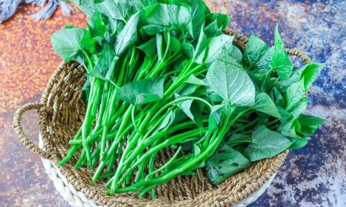 青菜|不管炒啥青菜,牢记1个小妙招,青菜翠绿不发黑,也不出水