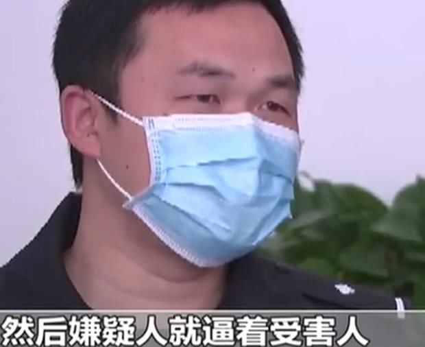 开门|半夜外卖送上门，女子开门后吓得大叫，女子：枪掏出来就指着我