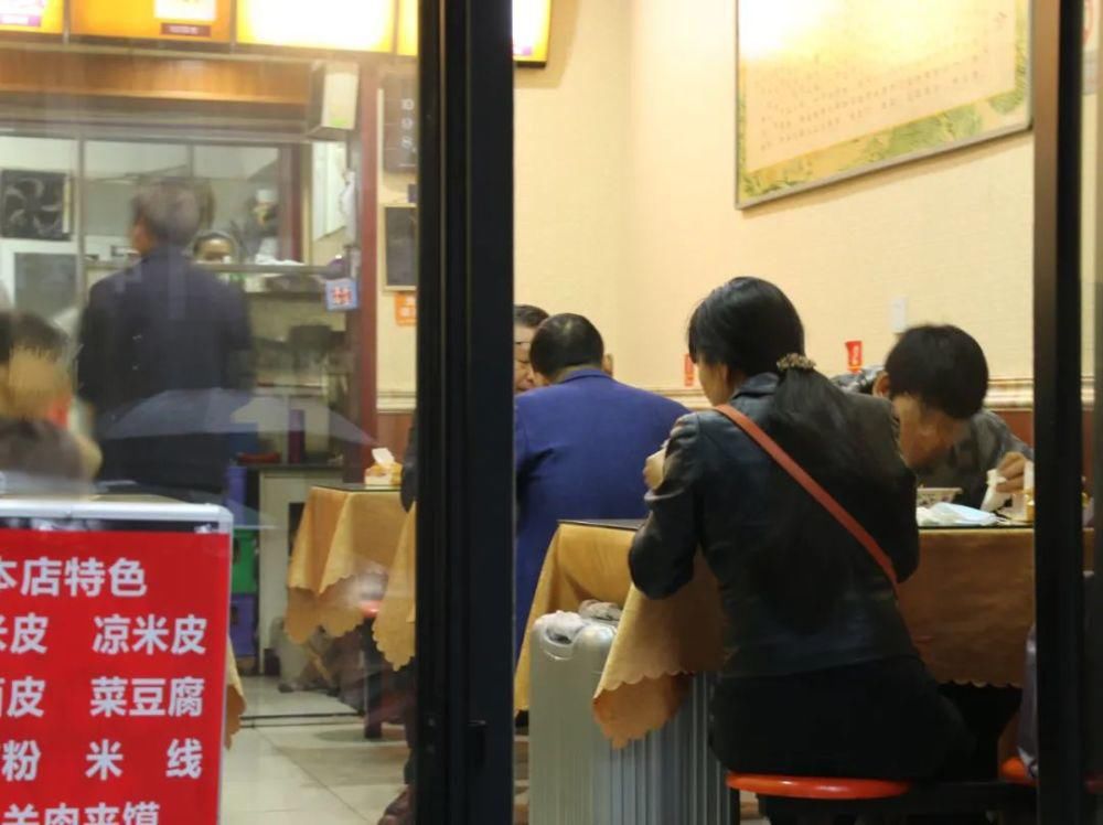 馆子|师大家属院对面的苍蝇馆子，每家5张桌，资深吃货才知道！