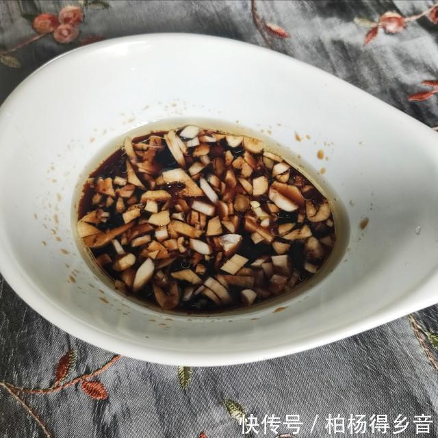  爽滑|肉皮冻，Q弹爽滑，满满的胶原蛋白