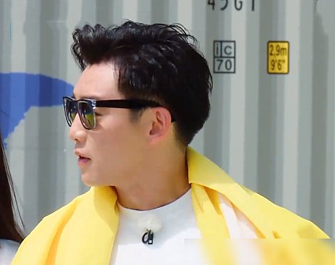  蔡徐坤|郑恺加入00后队伍时，其他成员都在调侃，唯独蔡徐坤像“局外人”