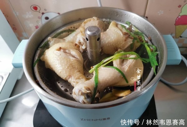  饭菜|一家三口的午餐，家常下饭菜简单味美，精细搭配家人都喜欢