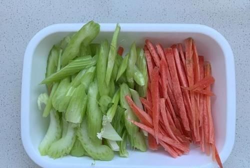  人士|四款最简单的西餐意面减脂食谱，低GI低脂，健身人士必备餐单