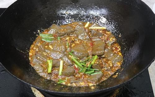 鲜嫩|家常菜豆瓣鸭血，鲜嫩不腥，入口即化，汁香味浓，下酒下饭很好吃