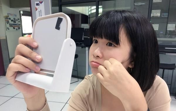 紧致|垮脸一族学起来！医授4招“脸部瑜珈运动”找回紧致肌肤