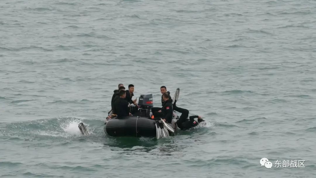 东海海域，反水雷蛙人与防救潜水员联合出击！