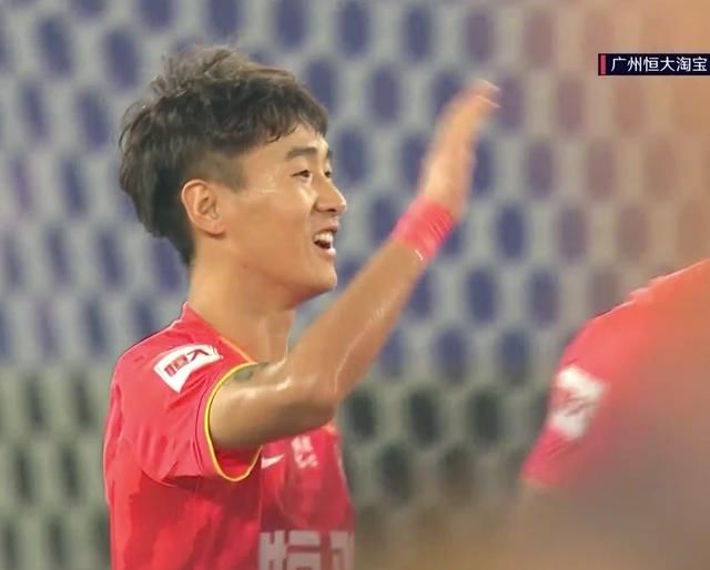  击溃|2-0击溃升班马！25岁国脚中超揭幕战爆发：武汉卓尔取开门红