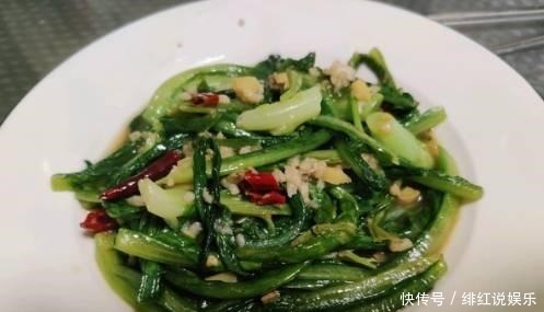 翻炒|清炒油麦菜,要翻炒至油麦菜叶子呈现深绿色