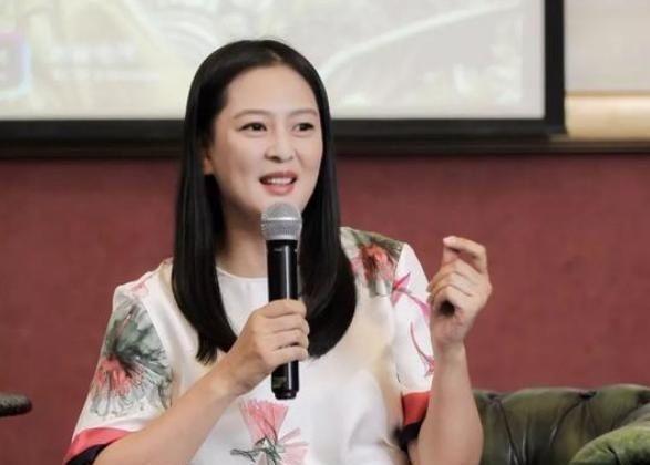  黄澜|节目上指导女嘉宾的情感，私下却跟丈夫离婚，黄澜到底有多可笑？