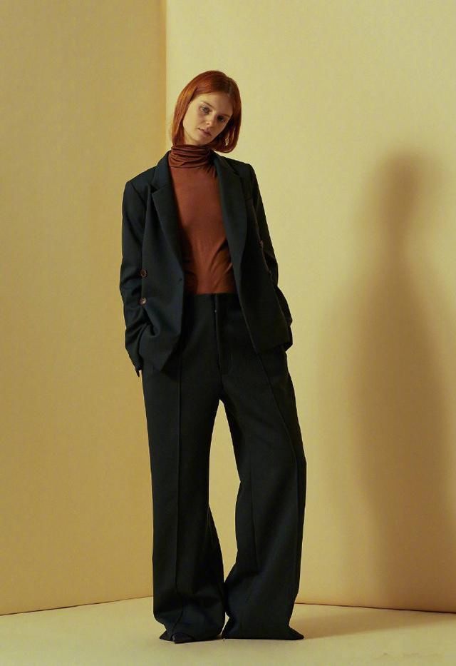 色调|还在为穿搭过于繁杂而困恼吗?是时候为你的穿衣搭配做做减法了