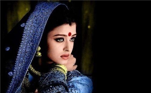  活成|印度最能生的皇后：18年生下14胎，一生被独宠，活成爱的模样