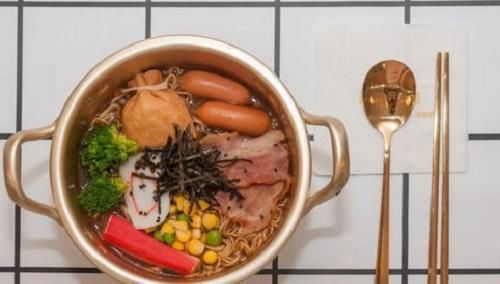  泡面|吃完连“汤都不剩”的4款泡面，蟹黄面上榜，图4爸妈超爱