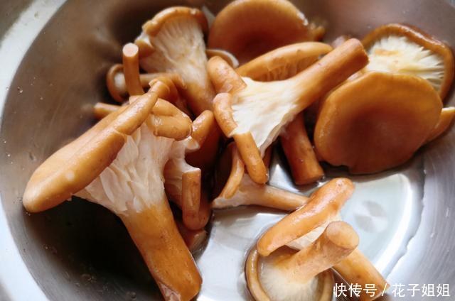 乌脚鸡|中伏,天热湿气重,这两搭配好下饭,鲜香不腥味道赞,做法也不难