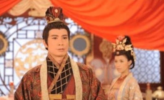 推上|这人为保命装疯卖傻被推上皇位,没想到竟成了一代明君