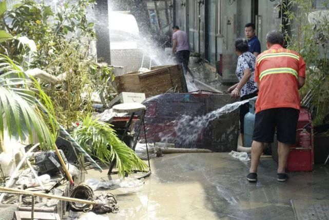 洪水|现场 | 生活在长江边，在洪水过境之后（多图）