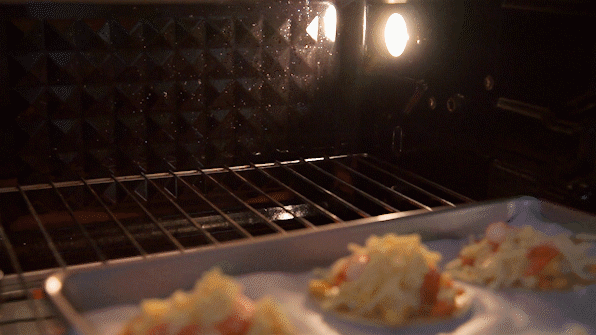 披萨|饺子皮竟有这样的吃法？一张一个披萨