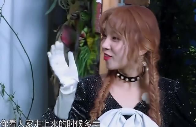  坐姿|Baby宋雨琦同框，看清两人的坐姿，少女和女汉子的差距一目了然