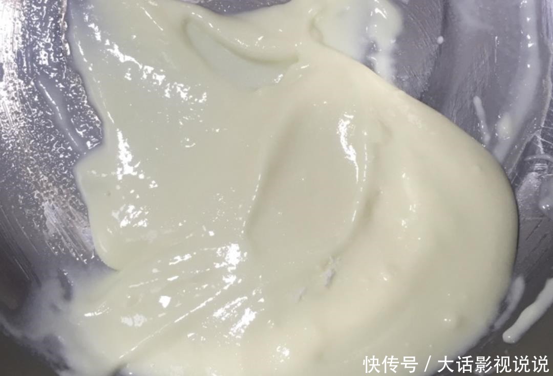 教你做|2个蛋清，1盒酸奶，教你做好吃的零食，咬一口嘎嘣脆，入口即化