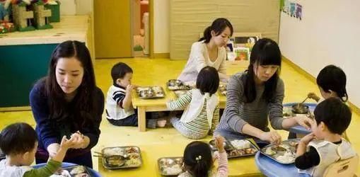  妈妈|几岁把孩子送进幼儿园最合适？具备这三个表现，娃就可以入园了