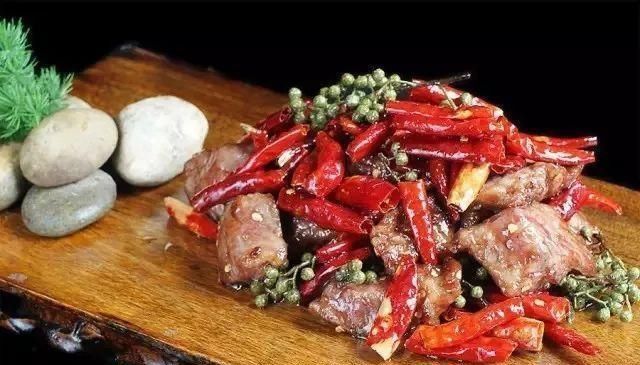  辣椒|精选美食：烧椒拌茄子、猪肚烧凤爪、花椒牛小排、双色鸡块的做法