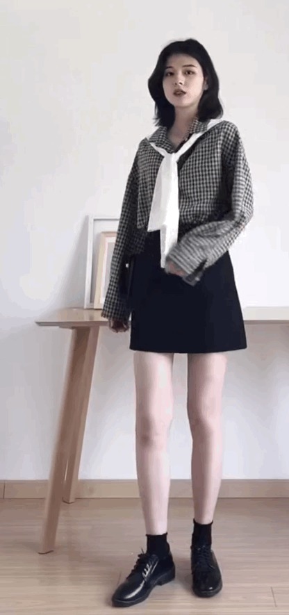 完美|适合秋季的“衬衫搭半裙”，时尚简约显知性，完美诠释优雅风情