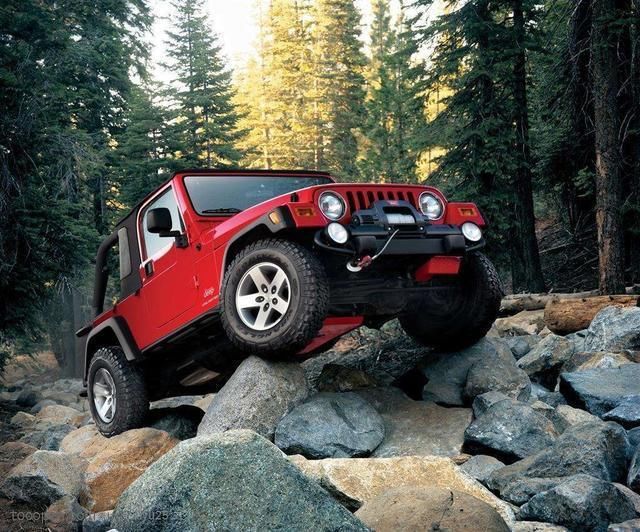  降低|汽车在超车时，为什么要降低一个档位？