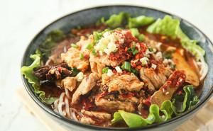 肉片|【川味家常快手菜】麻辣鲜香的爽辣水煮肉片，口水吞了又吞