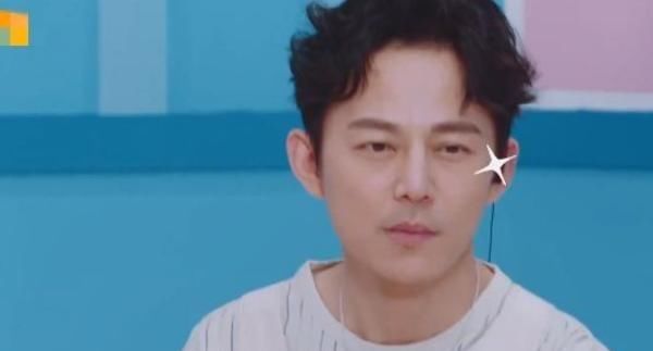  何炅|别把伤害当成幽默！刚上台就diss何炅个子低，何炅你不退赛啊