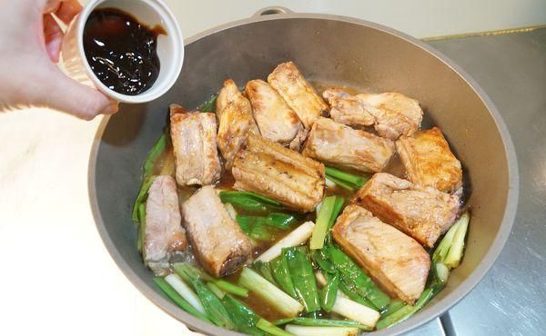  绍兴酒|做排骨时，有人先焯水有人直接炖，老厨子：全不对，教你正确做法