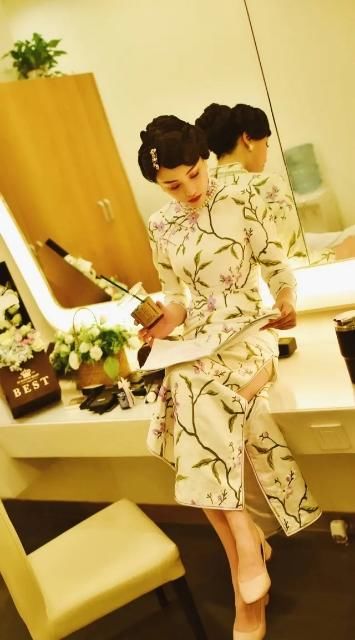  版型设计|刘翔前妻葛天也太美了，穿网状上衣配荷叶喇叭裤，长卷发A到爆