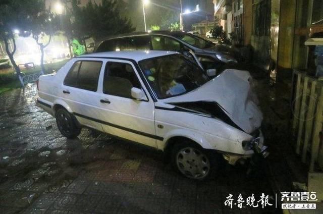  连毁|酒司机撞飞信号灯连毁两车，驾照计满分赔了八万元