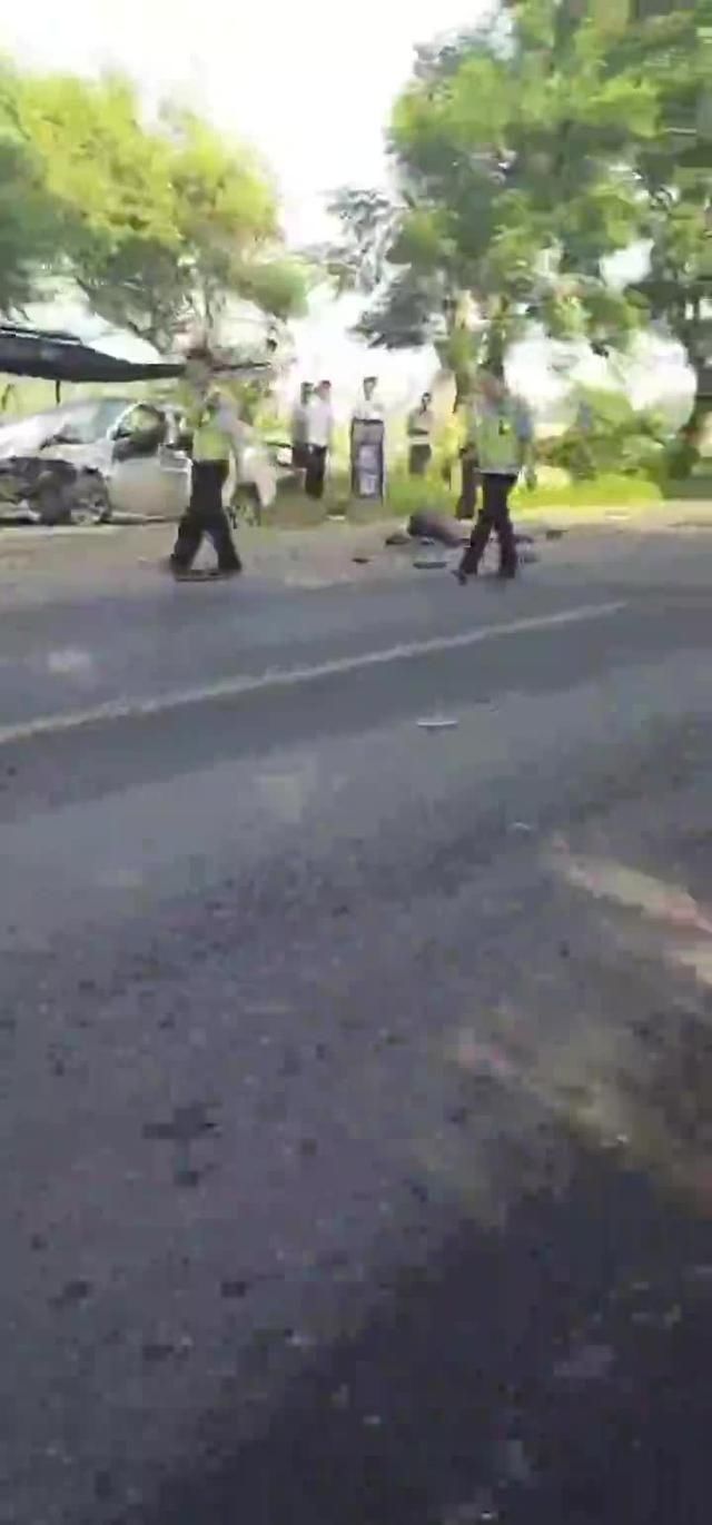  相撞|合浦一小车超车与对向车辆相撞，致2人不幸身亡！记录仪拍下撞击瞬间