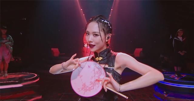  束缚|《乘风破浪的姐姐》：放开规则束缚后，爆款作品终于又出现了