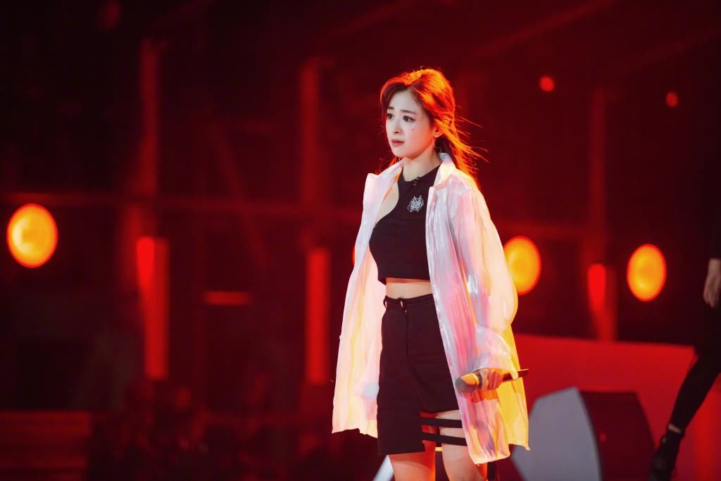 逆袭|张含韵拿第一!从倒数第一逆袭,坦言:有好评也有骂声,姐受得起