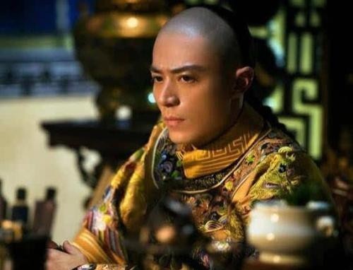 乾隆|死后的乾隆,头骨被粉碎,尸身在臭水沟中浸泡!溥仪:此仇必报