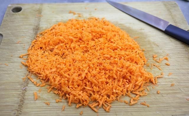  三伏天|三伏天，用这些菜做蒸饺，8分钟出锅，柔软香嫩，手抓着吃更过瘾