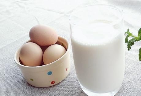  煮鸡蛋的小|煮鸡蛋时，别直接就下锅，老师傅分享3个小技巧，鸡蛋嫩滑易剥壳