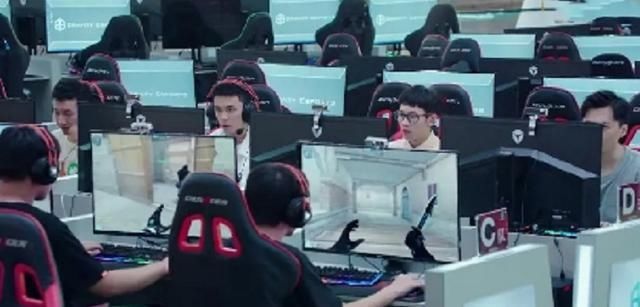  火线|看了《穿越火线》才知道鹿晗演技可以这么好，剧情简直太香了