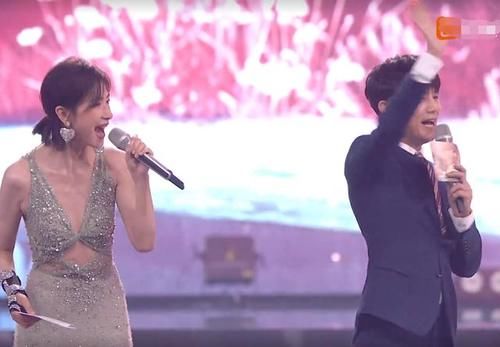  姐姐|万茜主持首秀台风稳，抢话何炅超自信！