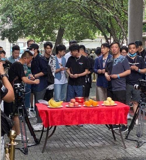 男人帮|严敏要回来了,没有了男人帮,他又弄了个国内最大男团录节目