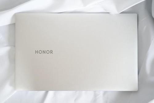 看过|荣耀MagicBook Pro是否值得买?看过外观就知道爱了