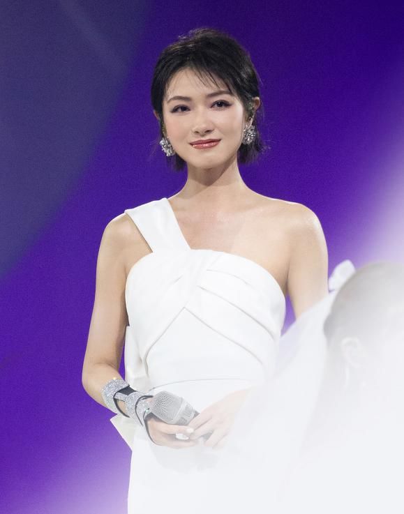  排名|《乘风破浪的姐姐》总决赛排名再次变动，宁静被踢出前3，而她逆袭成第1